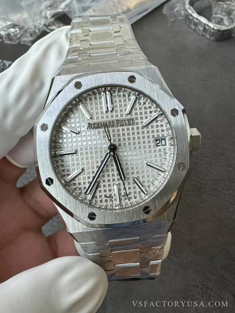 Audemars Piguet Royal Oak 41mm Silver Dial 1:1 Super Clone