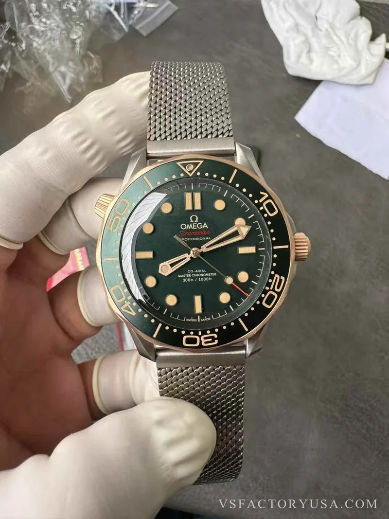 Omega Seamaster Diver 300M 42mm Green / Titanium & Bronze Gold （210.90.42.20.10.001） 1:1 Super Clone