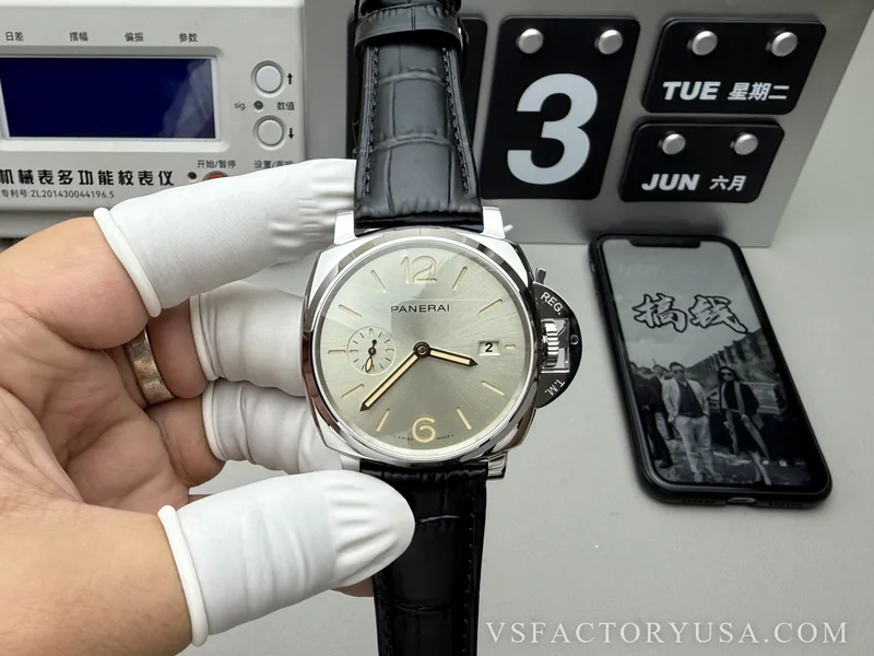 Panerai Luminor Due 42mm Ivory Dial Black Leather Strap Smooth Bezel 1:1 Super Clone