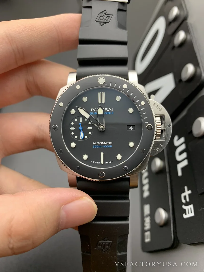 Panerai Submersible 42mm Black Ceramic Bezel PAM00683 1:1 Super Clone