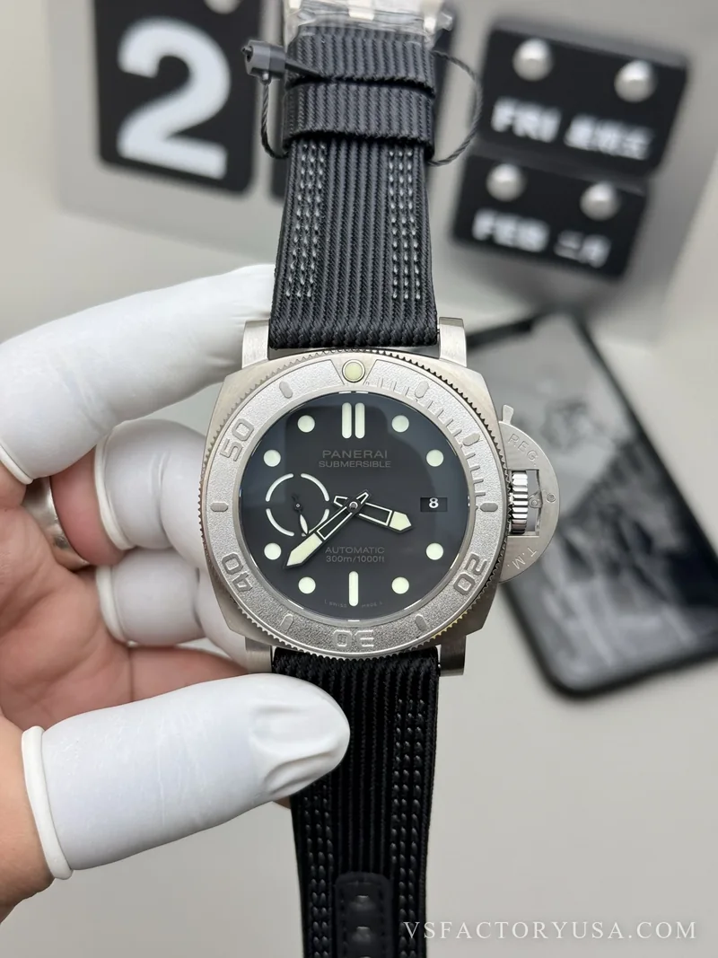 Panerai Submersible 42mm Black Dial PAM00973 1:1 Super Clone