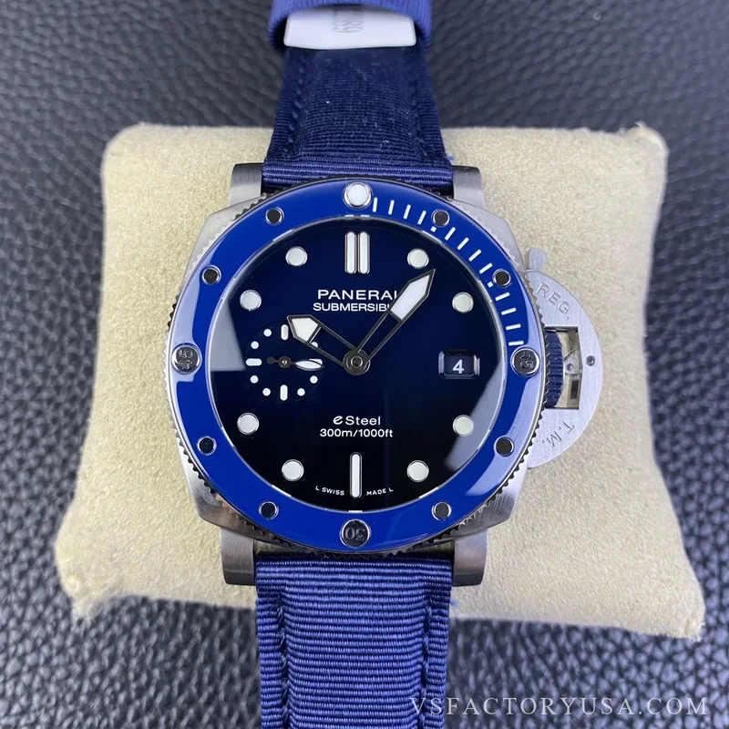 Panerai Submersible QuarantaQuattro 44mm Blue Gradient Dial 1:1 Super Clone