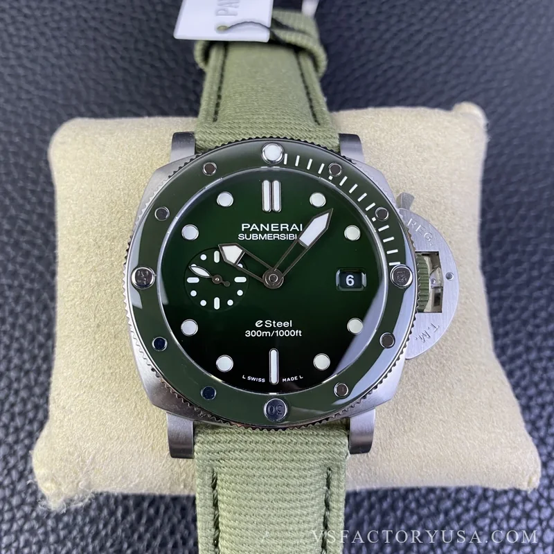 Panerai Submersible QuarantaQuattro 44mm Gradient Green Dial 1:1 Super Clone