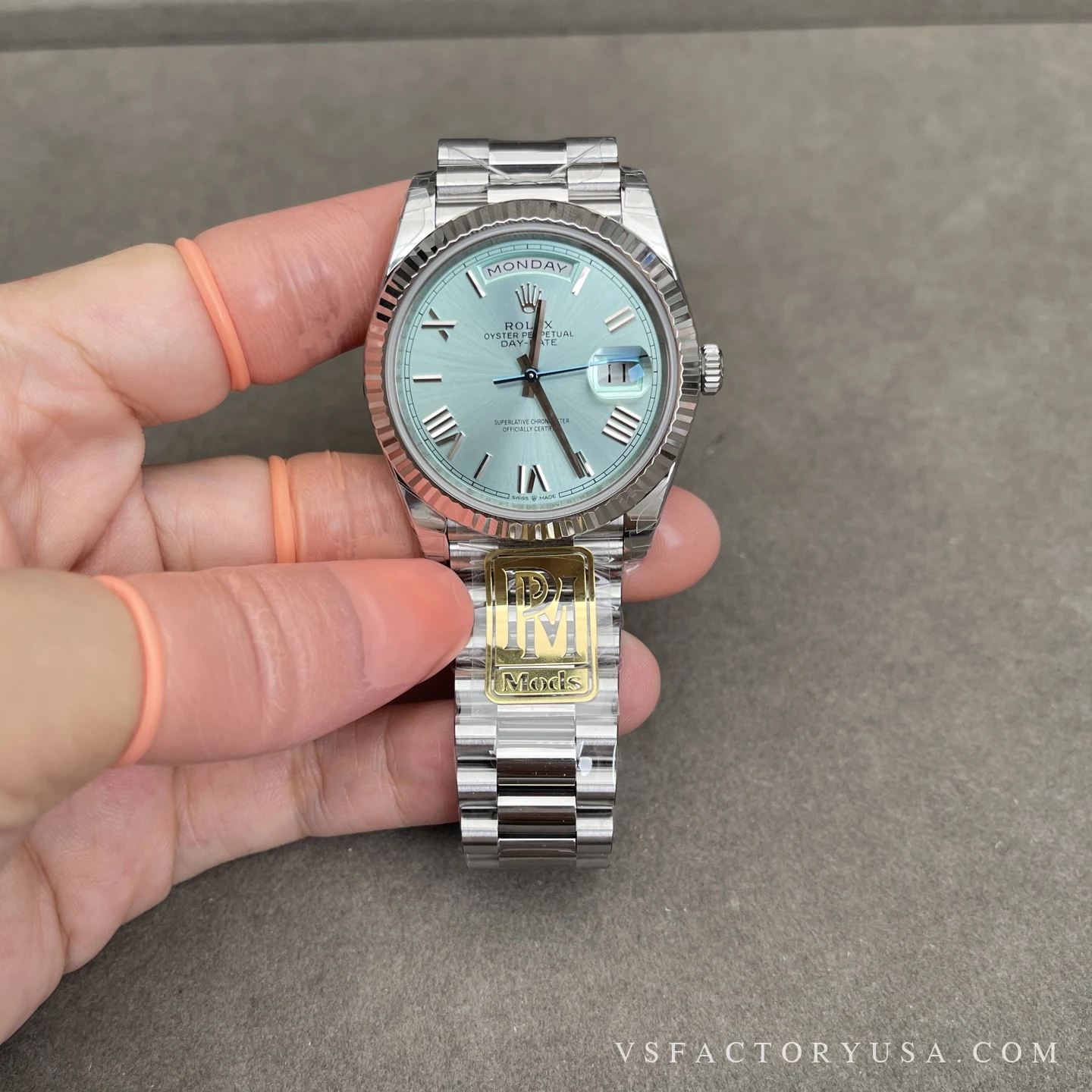 Rolex Day-Date 40 Platinum Ice Blue Diamond Super Clone | VS Factory — photograph 9