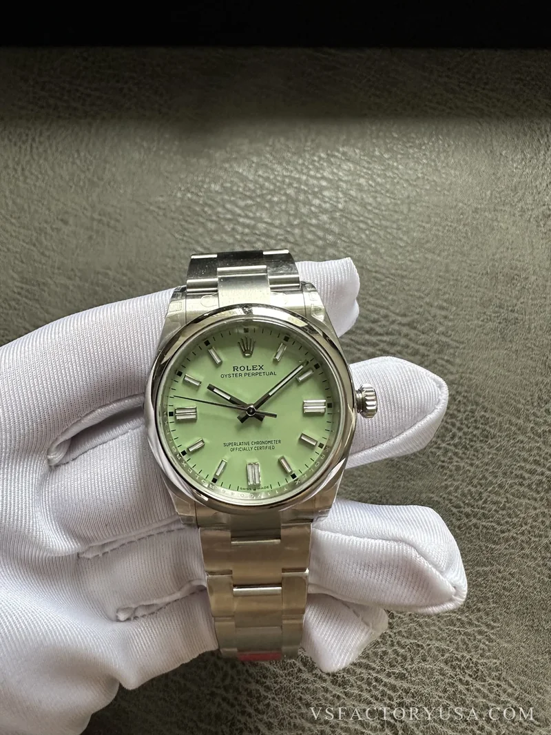 Rolex Oyster Perpetual 41mm Pistachio Green Dial Smooth Bezel Oyster Bracelet 1:1 Super Clone