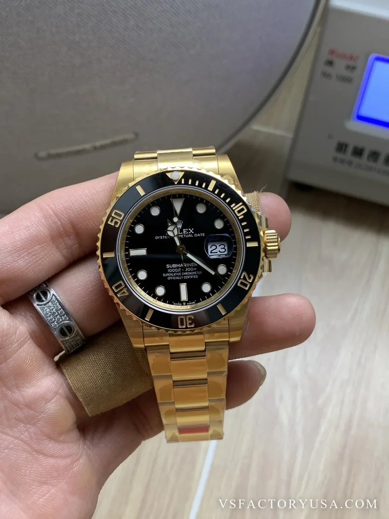 Rolex Submariner Date Solid Gold Black 41mm 1:1 Super Clone