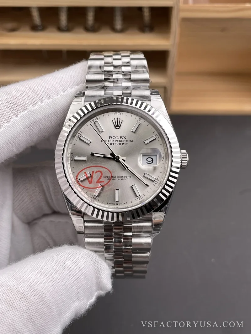 Rolex (V2) Rolex Datejust 41mm Silver Sunburst Dial Fluted Bezel Jubilee Bracelet 1:1 Super Clone