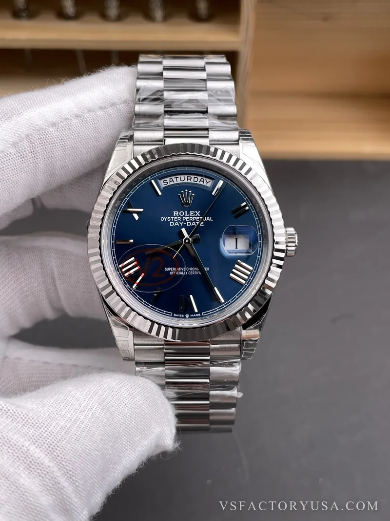 Rolex (V2) Rolex Day-Date 40mm Blue Sunburst Roman Dial Fluted Bezel President Bracelet 1:1 Super Clone